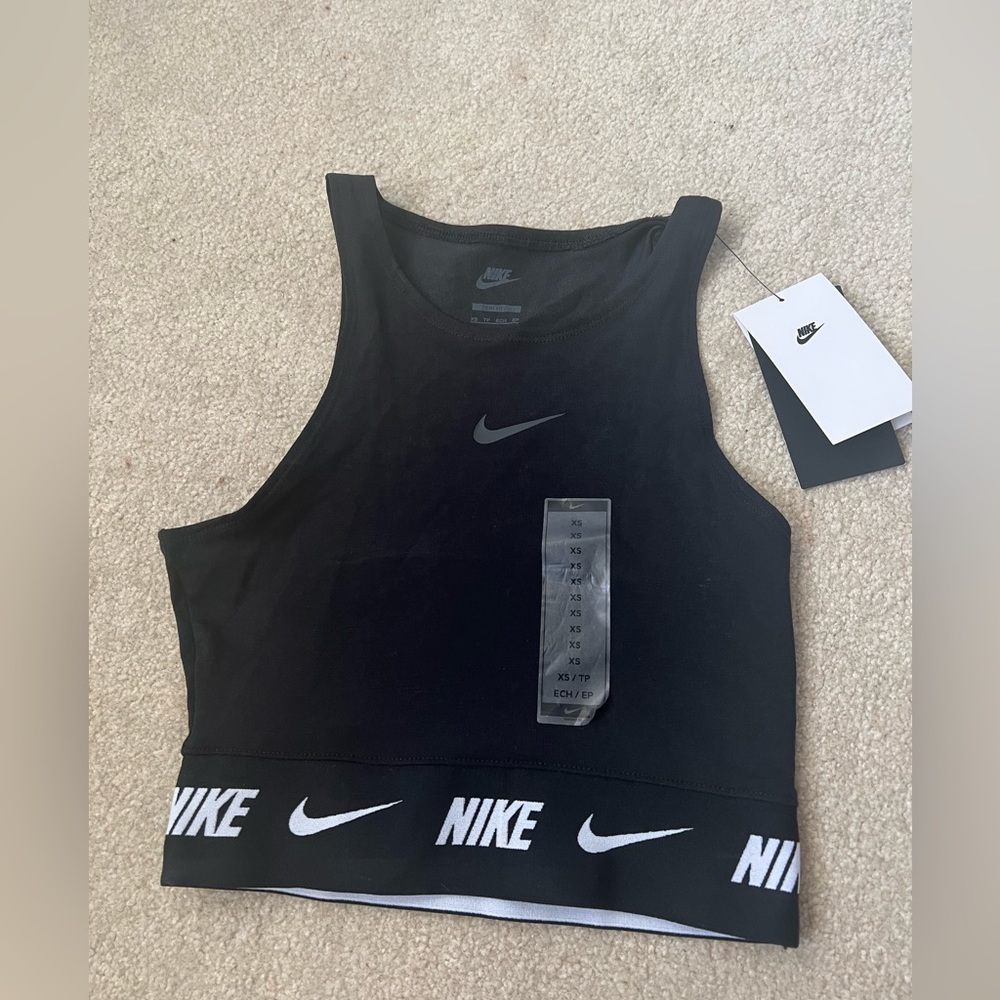 Nike Crop Top